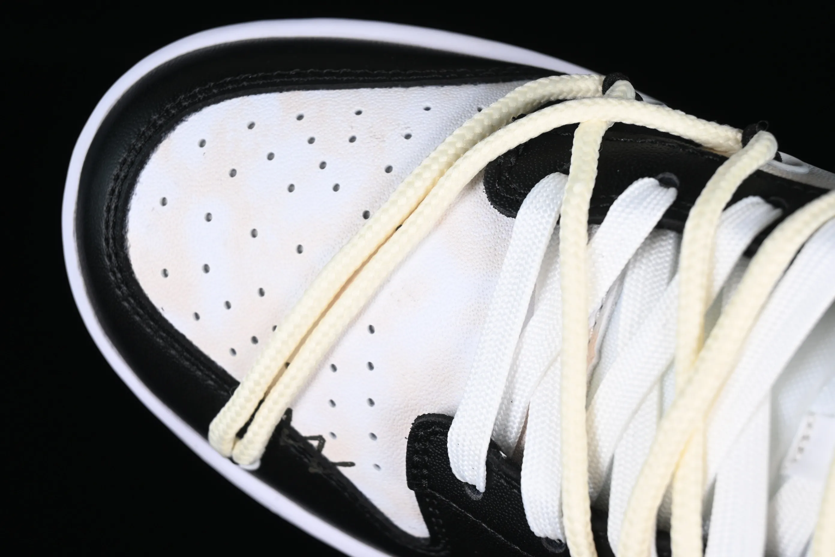 All Categories Nk SB Dunk Series Nk SB Dunk Low Low-top sneakers Customized large box Nk Dunk Low Ragdoll Doll Simple SB strap low-top casual sneakers DD1391-100
